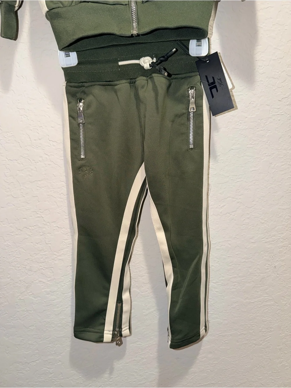 Jordan Craig Boys 2-Piece Track Suit Olive Green Cream Size 3T NWT